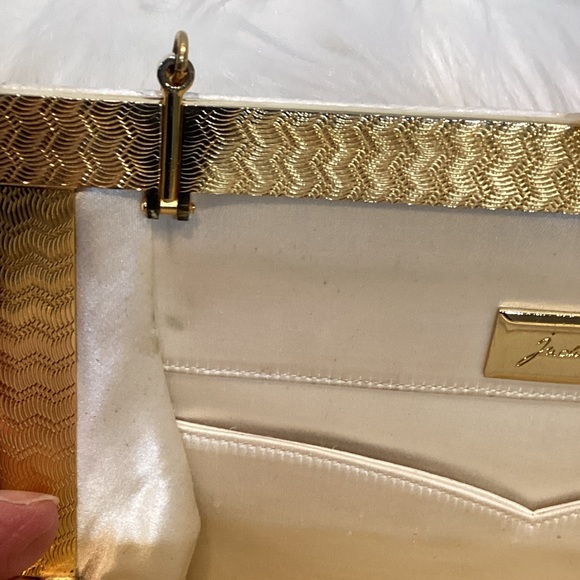 Vintage JUDITH LEIBER Ivory Clutch Shoulder Bag | Good vintage condition - Picture 12 of 16